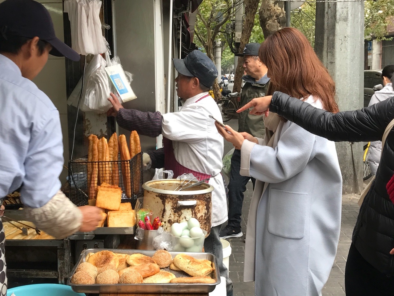 Walking  Around Jing An - Our Favorite Breakfast Place